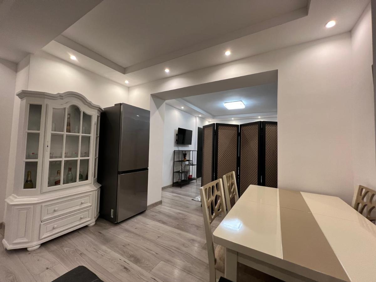Apartment Tirana On Myslym Shyri Ngoại thất bức ảnh